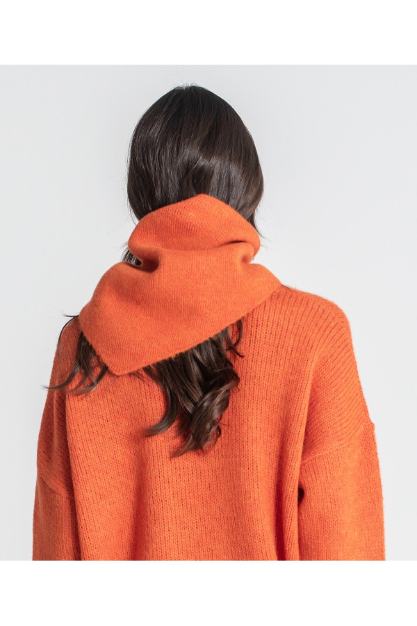 Bandana Punto. Pañuelos /Bufandas. Color: negro, crudo, naranja, azul cielo