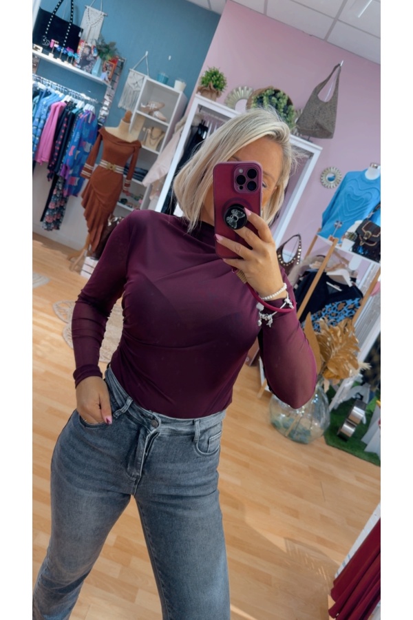 Body Bella. Camisas / Tops/Chalecos. Color: negro, marron chocolate, maquillaje