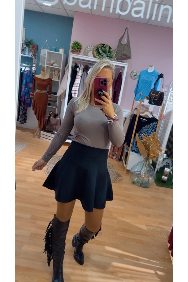 Camiseta Nudo. Camisetas. Color: granate, negro, cafe, marron chocolate; Tallas: