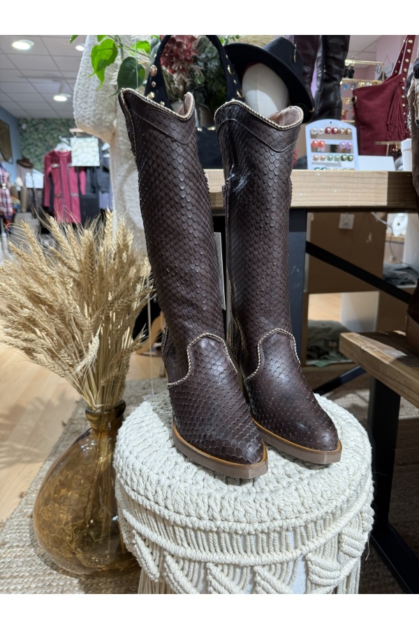 Bota Serpiente Chocolate. Botas Altas. Tallas: 36, 37, 38, 39, 40 | Bambalinas