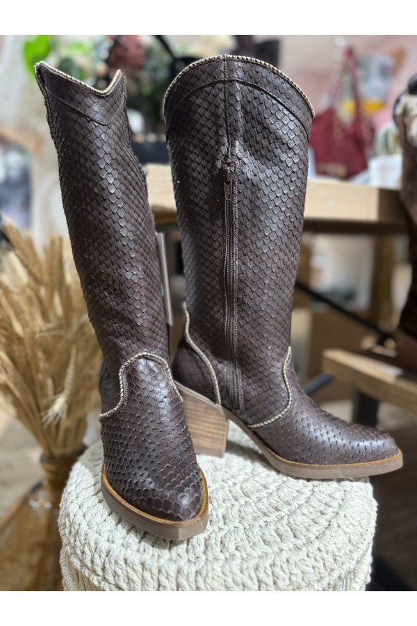 Bota Serpiente Chocolate. Botas Altas. Tallas: 36, 37, 38, 39, 40 | Bambalinas