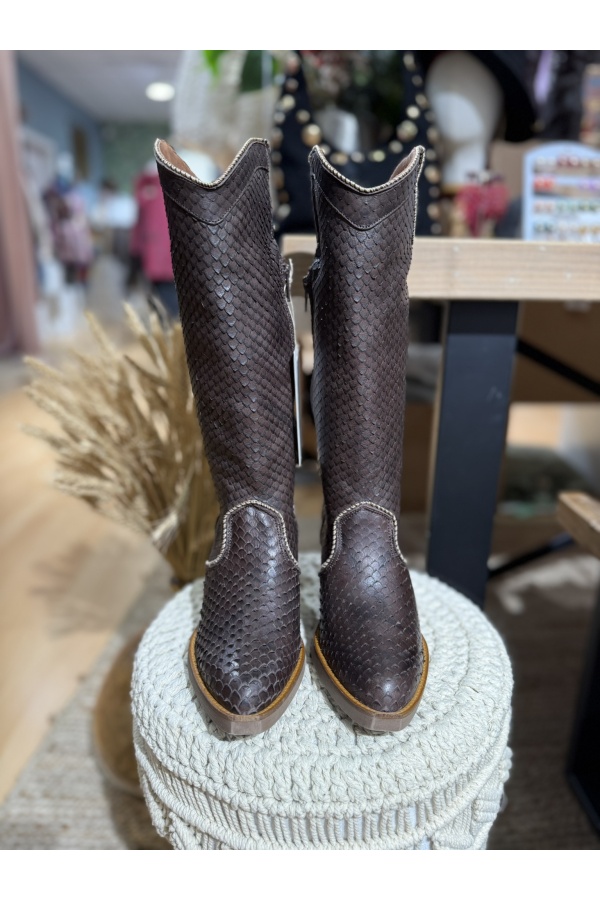 Bota Serpiente Chocolate. Botas Altas. Tallas: 36, 37, 38, 39, 40 | Bambalinas