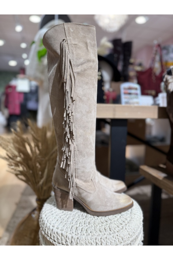 Bota Bambi Flecos. Botas Altas. Tallas: 36, 37, 38, 39, 40 | Bambalinas Closet