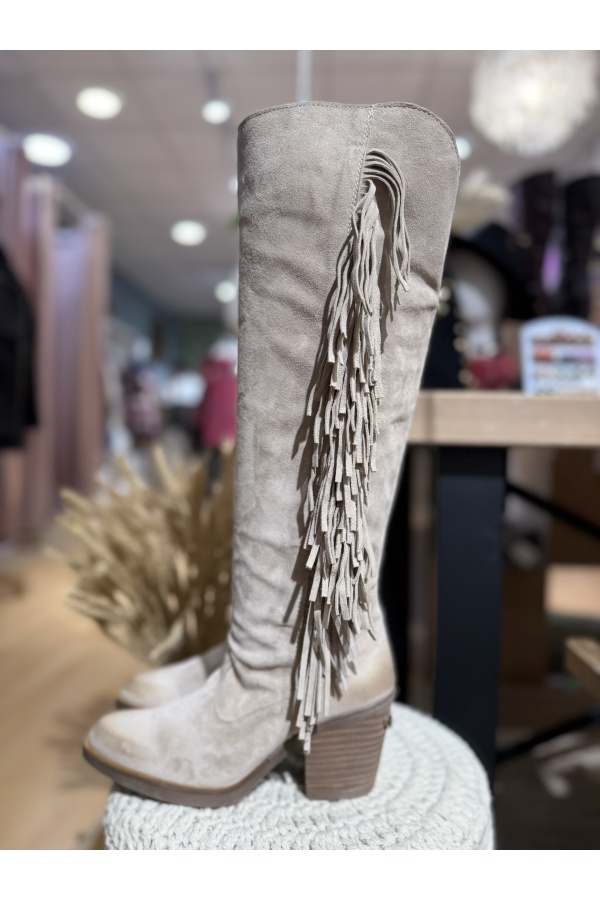 Bota Bambi Flecos. Botas Altas. Tallas: 36, 37, 38, 39, 40 | Bambalinas Closet