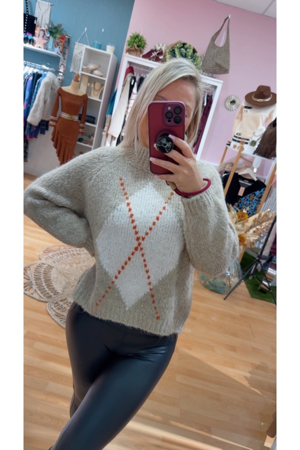 Jersey Rombo. Sueters / Jersey. Color: gris, marron chocolate, crudo, beige;