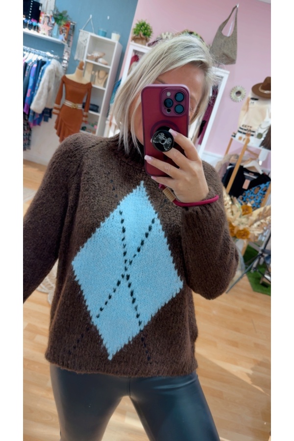 Jersey Rombo. Sueters / Jersey. Color: gris, marron chocolate, crudo, beige;