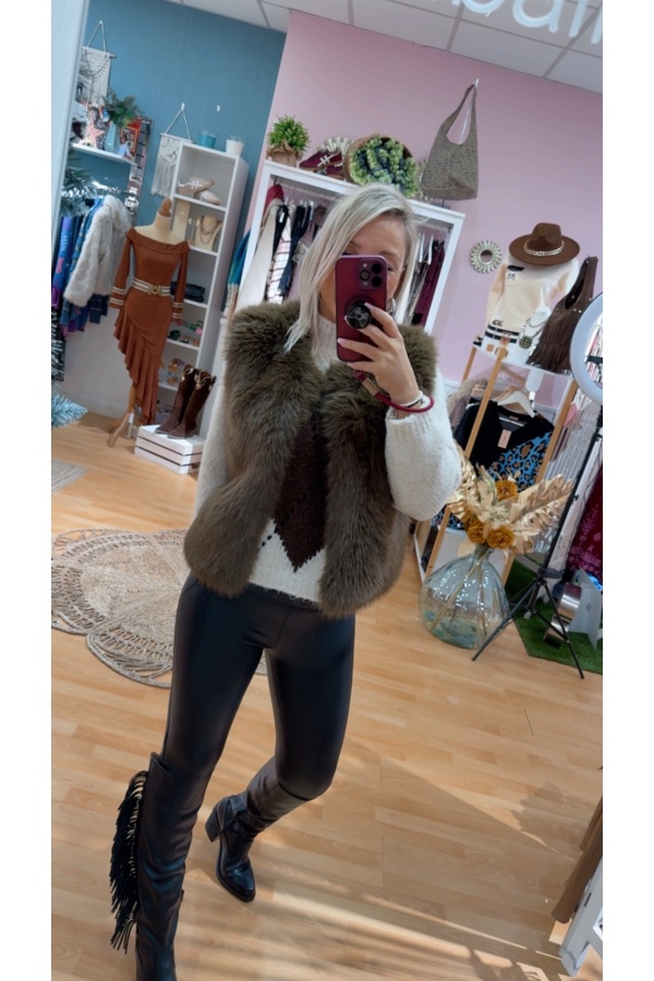 Chaleco Berlin. Camisas / Tops/Chalecos. Color: caldera, marron chocolate, verde