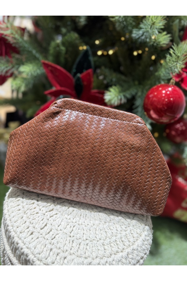 Bolso Trenzado. Bolsos. Color: cafe, marron | Bambalinas Closet