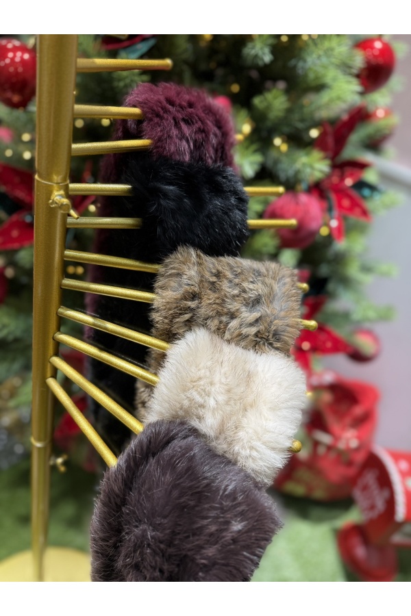 Conjunto Pelo. Varios. Color: blanco roto, maquillaje, negro, granate, marron