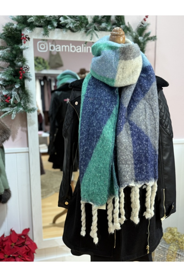 Bufanda Multicolor. Varios. Color: azul marino, gris, negro | Bambalinas Closet