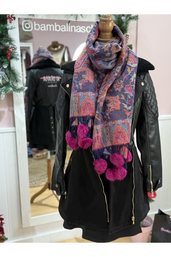 Bufanda Borlas Pelo. Pañuelos /Bufandas. Color: marron chocolate, fucsia, negro