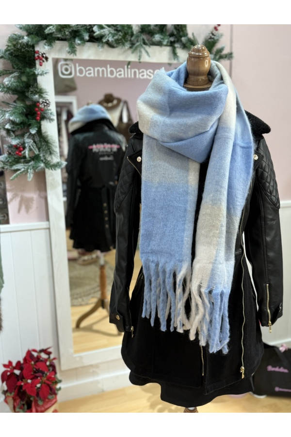 Bufanda Multicuadros. Pañuelos /Bufandas. Color: azul pastel, rosa | Bambalinas