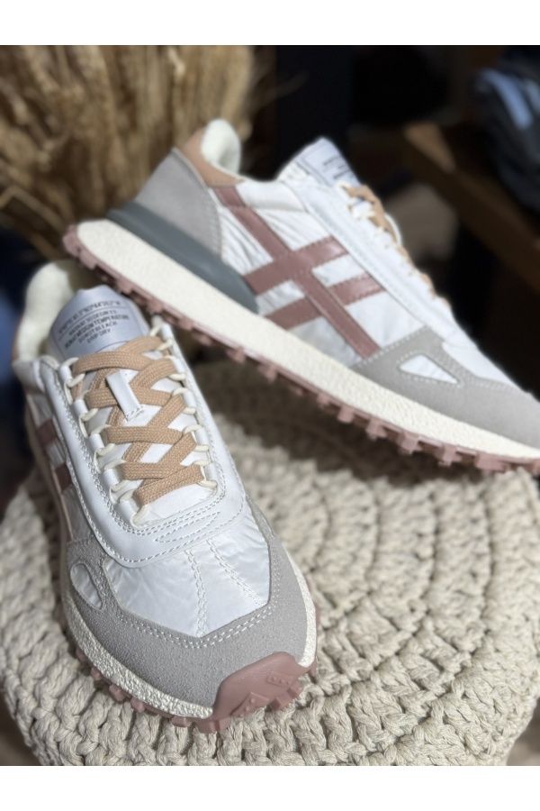 Deportiva Spring. Deportivas. Tallas: 35, 36, 37, 38, 39, 40 | Bambalinas Closet