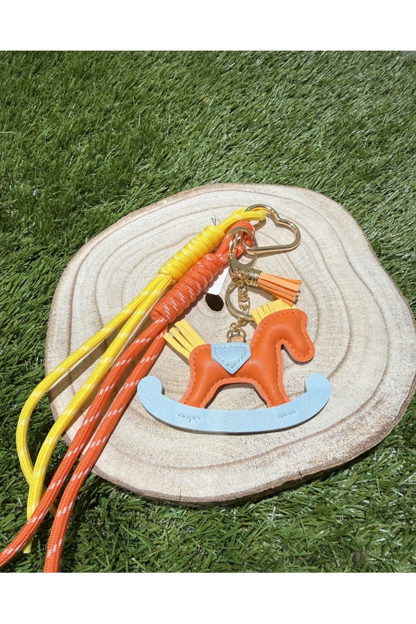 LLavero Caballito Madera. Varios. Color: verde mint, beige, naranja | Bambalinas