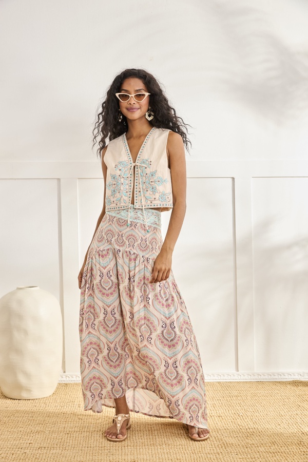 Chaleco Agari. Partes de arriba NÜD & NKN. Tallas: m, l, s | Bambalinas Closet