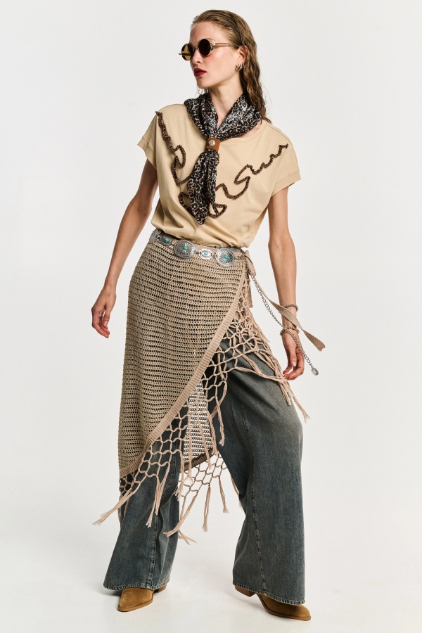 Camiseta Western Beige. Camisetas / Camisas BSB. Tallas: m, s | Bambalinas Closet