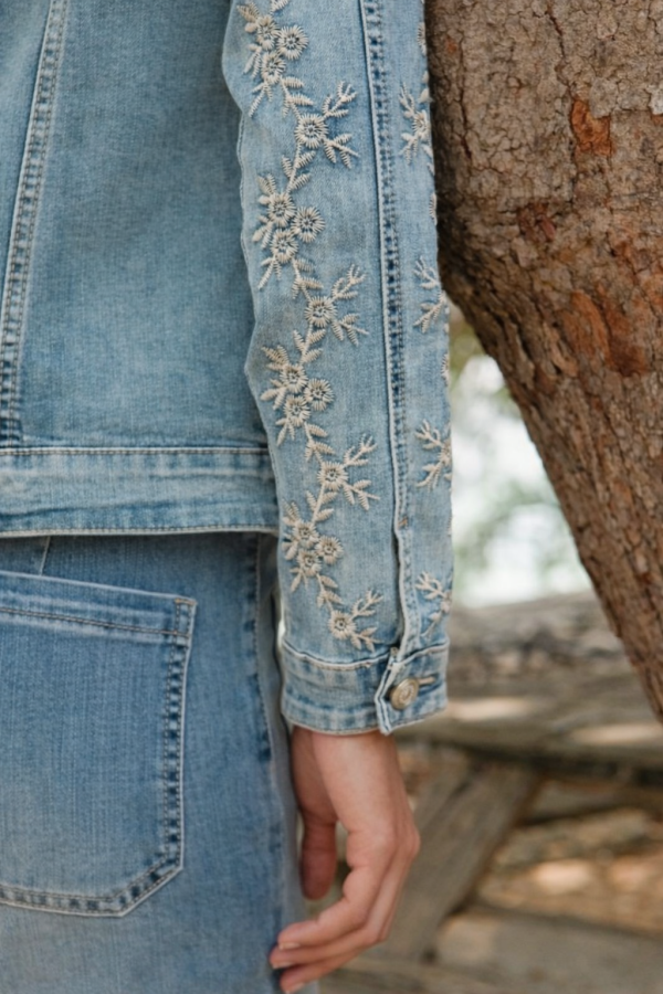 Cazadora Vaquera Crochet. Prenda exterior.  | Bambalinas Closet