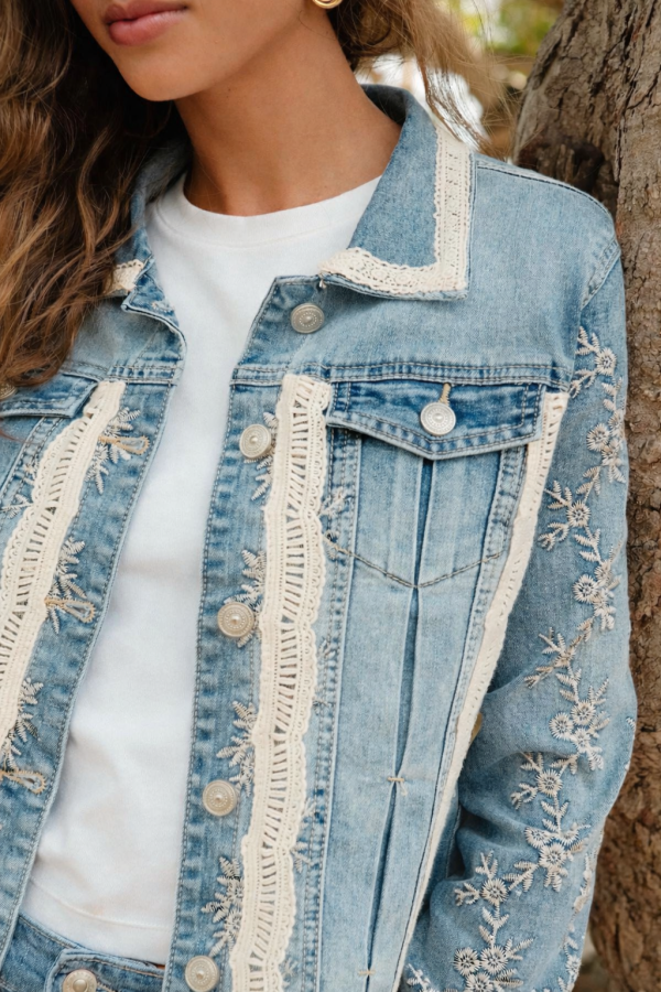 Cazadora Vaquera Crochet. Prenda exterior.  | Bambalinas Closet