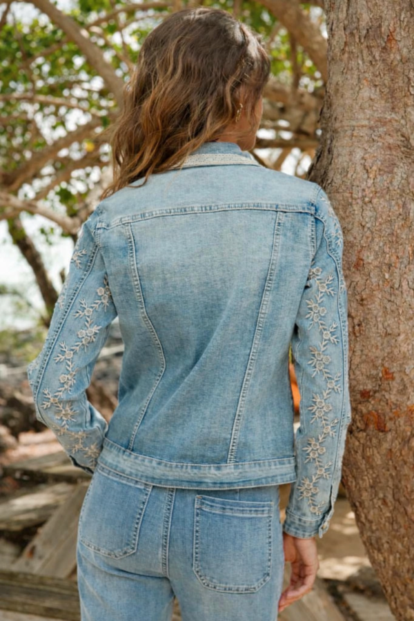 Cazadora Vaquera Crochet. Prenda exterior.  | Bambalinas Closet