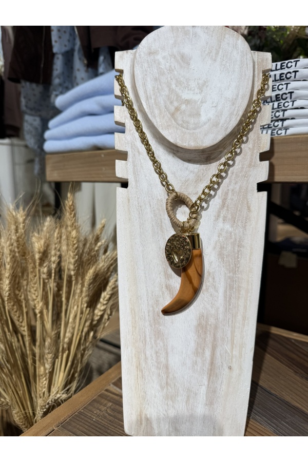 Collar Cuerno Corazon. Bisuteria.  | Bambalinas Closet