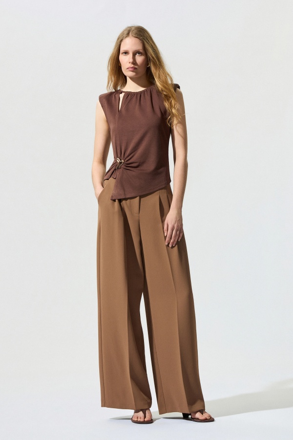 Camiseta Broche. Camisetas / Camisas BSB. Color: blanco, marron; Tallas: s, m, l
