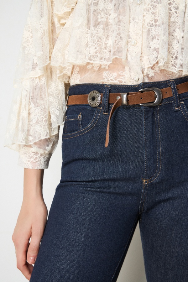 Cinturon Medallon. NOVEDADES BSB. Color: camel, negro; Tallas: talla unica |