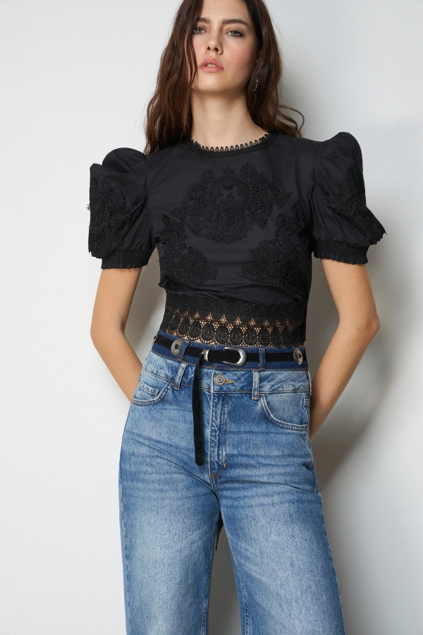 Cinturon Medallon. NOVEDADES BSB. Color: camel, negro; Tallas: talla unica |