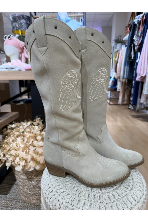 Bota Iriquiri Camaleonica. Calzado Camaleónica. Tallas: 36, 37, 38, 39, 40 |