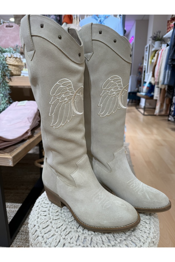 Bota Iriquiri Camaleonica. Calzado Camaleónica. Tallas: 36, 37, 38, 39, 40 |