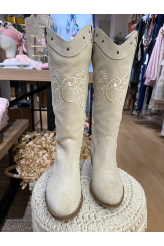 Bota Iriquiri Camaleonica. Calzado Camaleónica. Tallas: 36, 37, 38, 39, 40 |