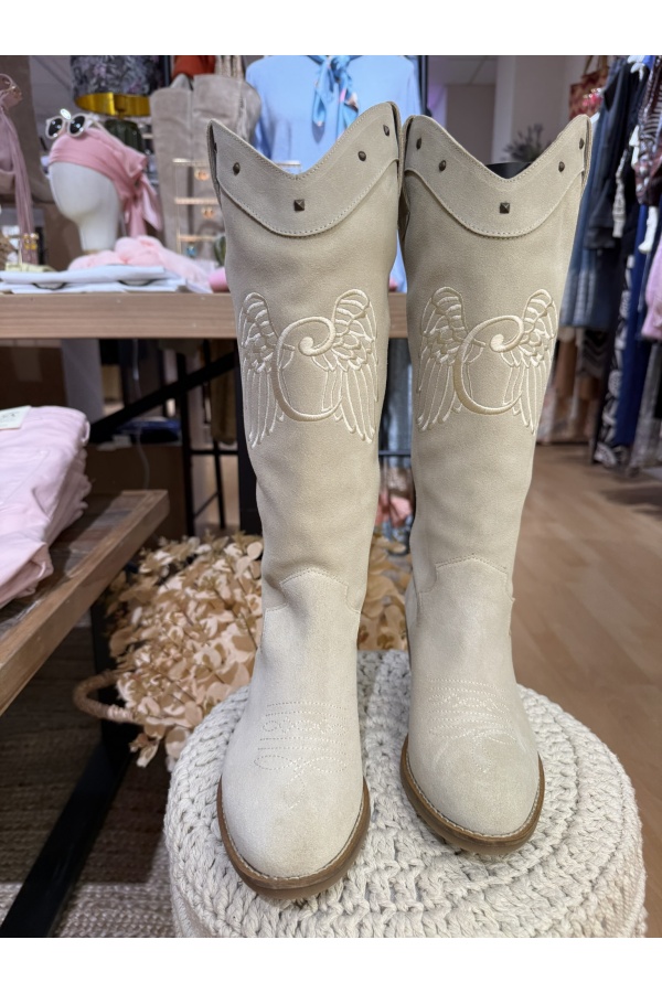 Bota Iriquiri Camaleonica. Calzado Camaleónica. Tallas: 36, 37, 38, 39, 40 |