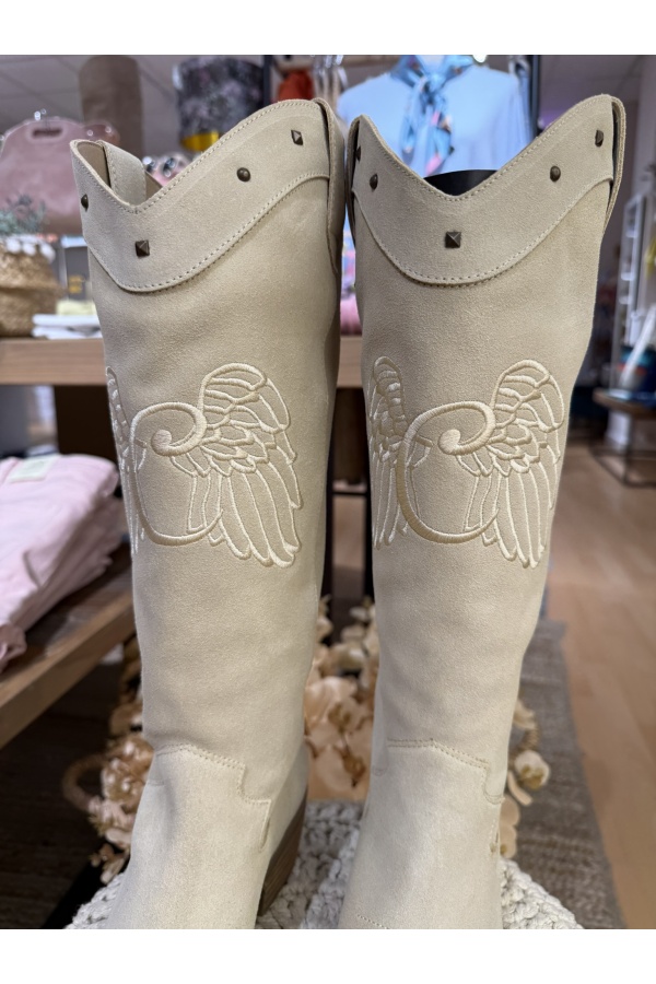 Bota Iriquiri Camaleonica. Calzado Camaleónica. Tallas: 36, 37, 38, 39, 40 |