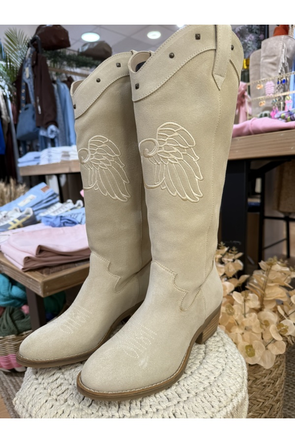 Bota Iriquiri Camaleonica. Calzado Camaleónica. Tallas: 36, 37, 38, 39, 40 |