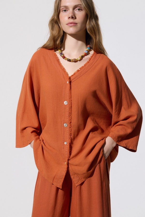 Blusa Ambar. Camisetas / Camisas BSB. Tallas: talla unica | Bambalinas Closet