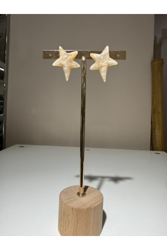 Pendientes Estrellita. Bisuteria. Color: beige, blanco | Bambalinas Closet