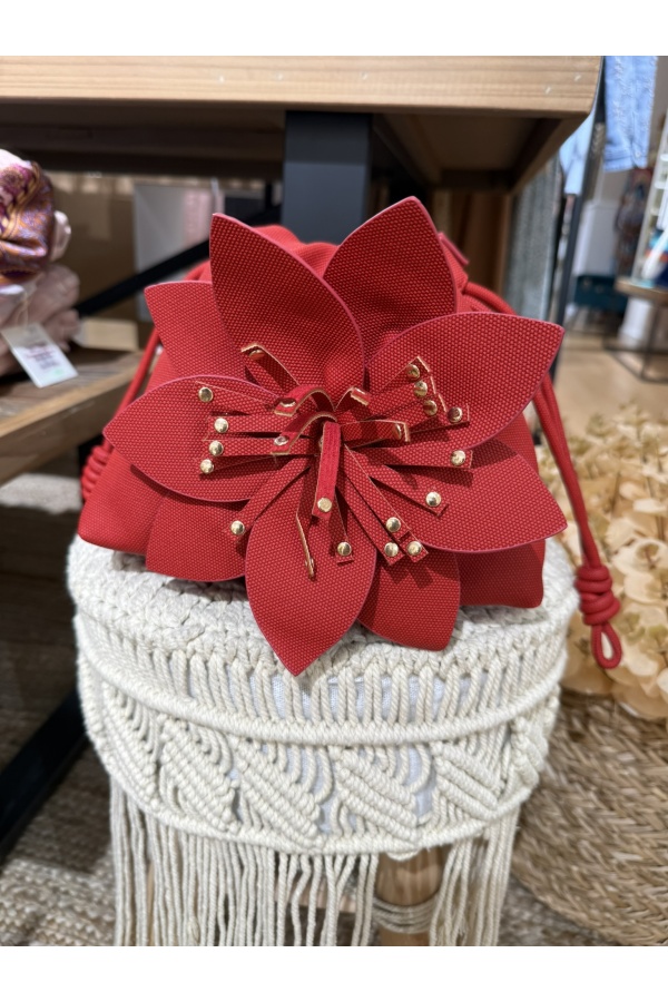 Bolso Flor. Bolsos. Color: marfil, negro, rojo | Bambalinas Closet