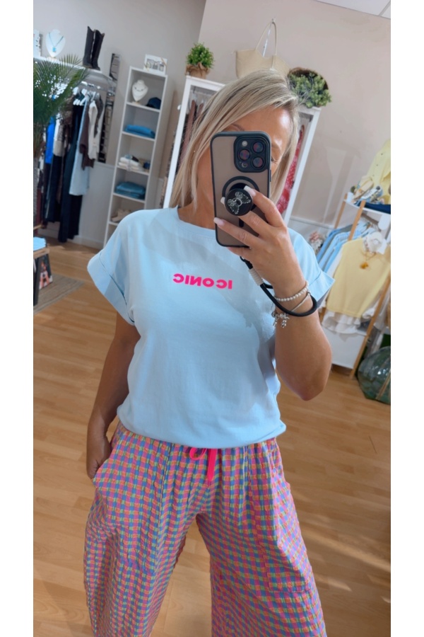 Camiseta Iconic. Camisetas.  | Bambalinas Closet