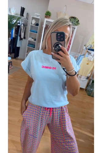 Camiseta Iconic. Camisetas.  | Bambalinas Closet