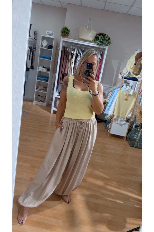 Pantalon Bombacho. Pantalones / Shorts. Color: negro, beige, taupe, verde