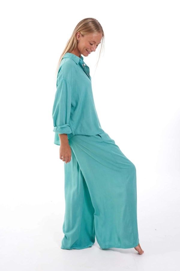 Camisa Alika. Camisas / Tops/Chalecos. Color: marron chocolate, turquesa; Tallas: