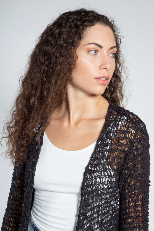 Chaqueta Nemea. Kimonos / chaquetas. Color: blanco roto, camel, negro; Tallas: