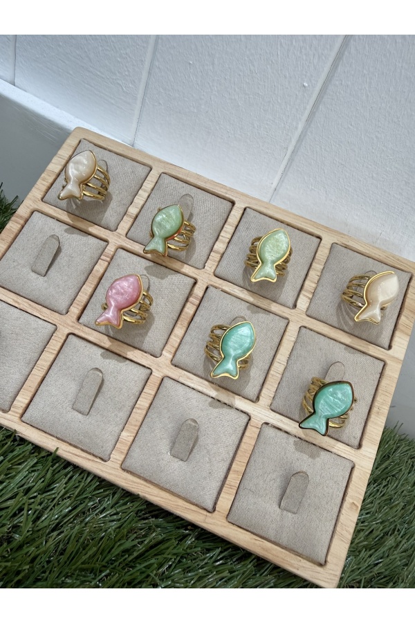 Anillo Pez. Bisuteria. Color: rosa, verde mint, verde manzana, marfil |