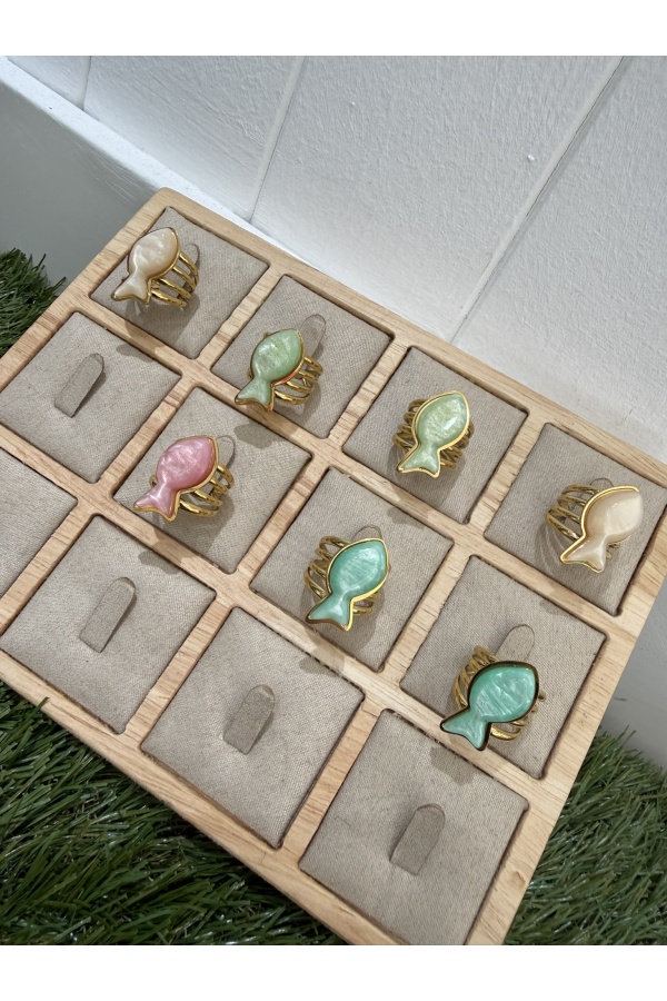 Anillo Pez. Bisuteria. Color: rosa, verde mint, verde manzana, marfil |