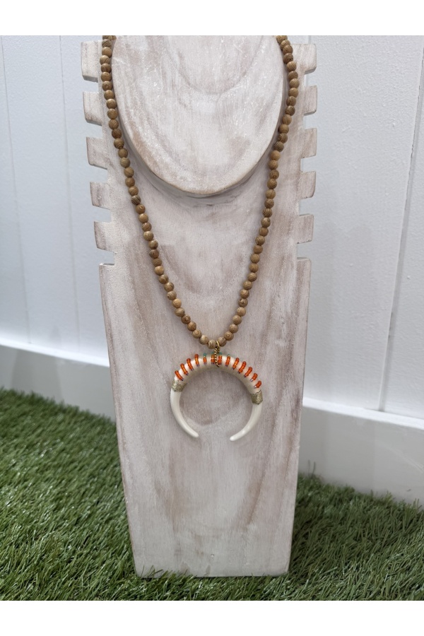 Colgante Media Luna Piedras. Bisuteria.  | Bambalinas Closet