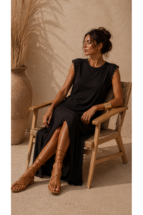 Vestido Tachas. Vestidos. Color: marron chocolate, negro; Tallas: talla unica |
