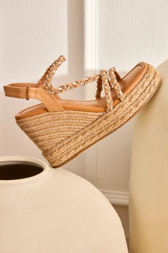 Sandalia Tiras Trenzadas. Inicio. Tallas: 36, 37, 38, 39, 40 | Bambalinas Closet