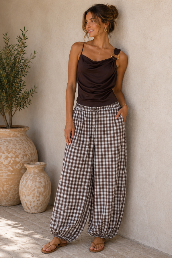 Pantalon Vichy. Pantalones / Shorts. Color: marron chocolate, azul marino