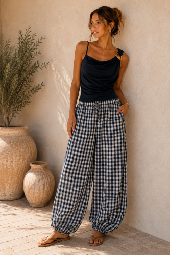 Pantalon Vichy. Pantalones / Shorts. Color: marron chocolate, azul marino