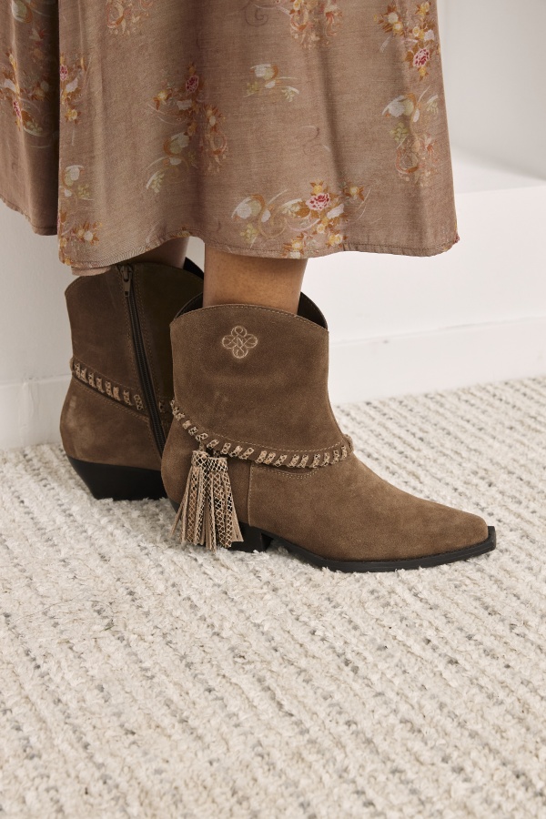 Botín Kormis. Accesorios NKN. Tallas: 36, 37, 38, 39, 40, 41 | Bambalinas Closet