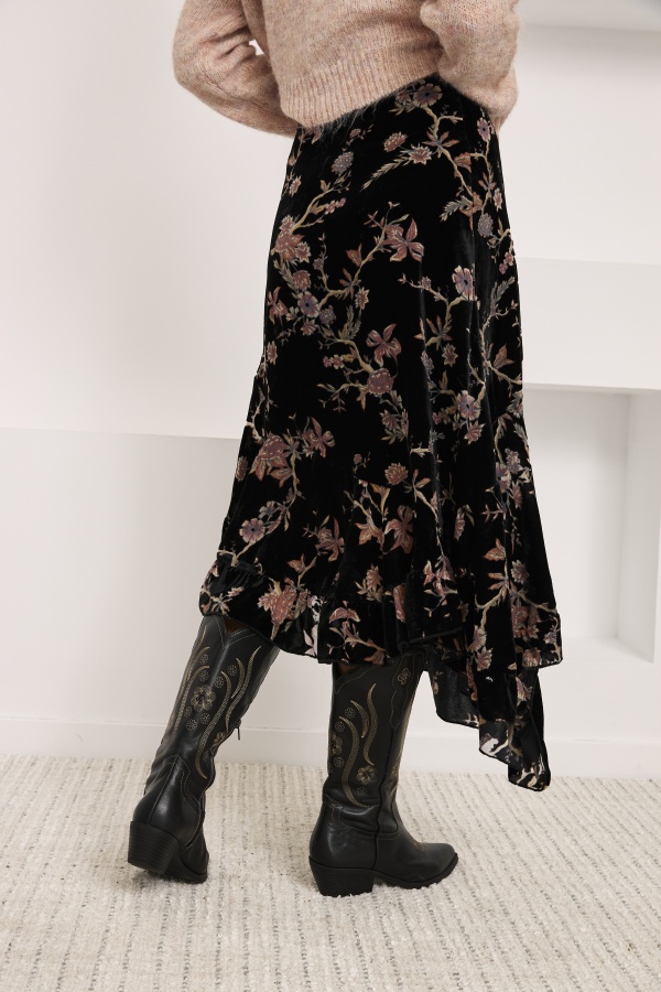 Falda Astri. Partes de abajo NÜD Y NKN. Tallas: 38, 40, 36 | Bambalinas Closet